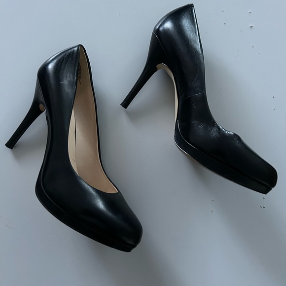 Nine West 8.5 black heels - Picture 1 of 4